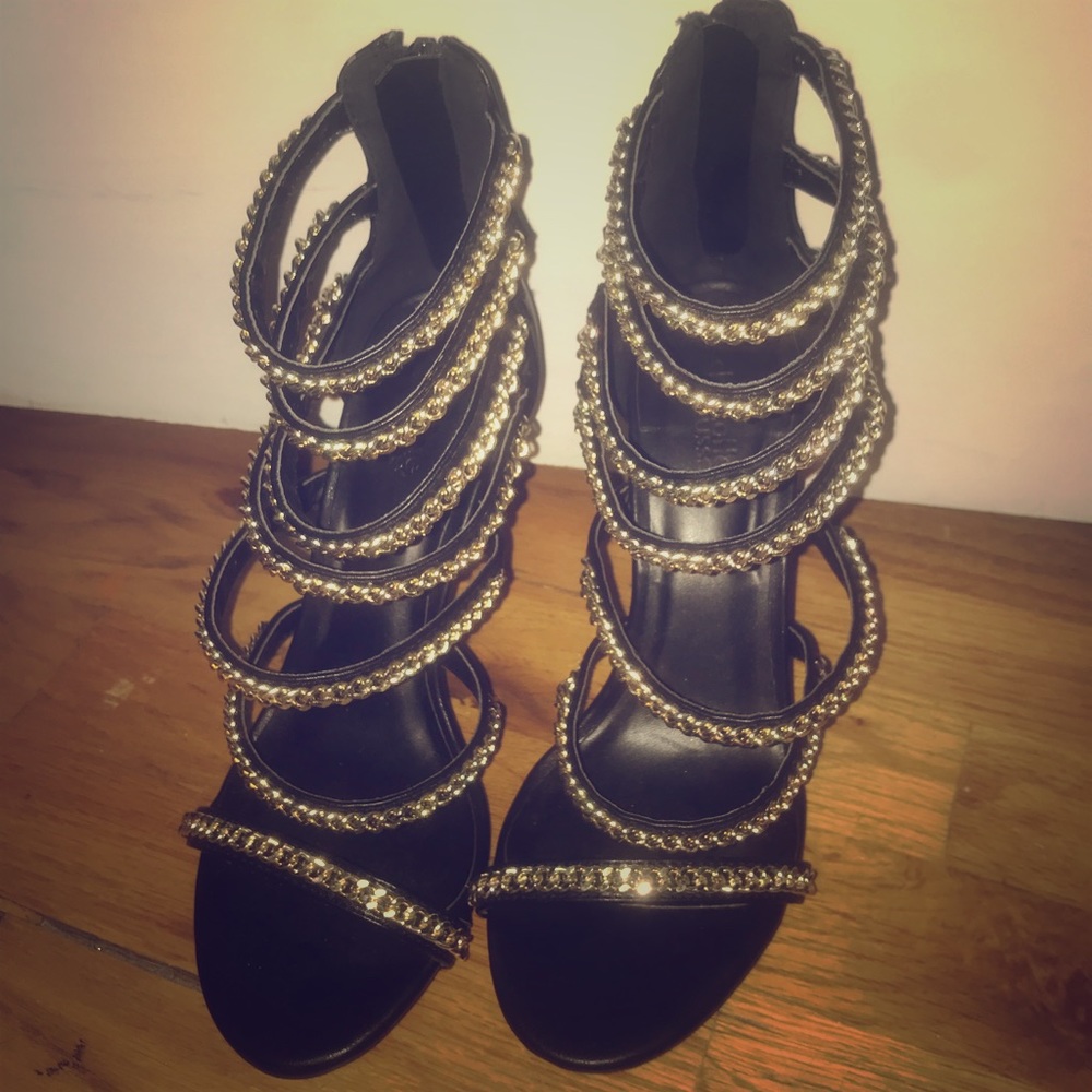 Gold Chain heels black